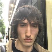 Ayant vécu 3 ans en Espagne et étant bilingue grâce à mon héritage je vous propose des cours d’espagnol vivant et pertinent où vous apprendrez toutes les subtilités de cette langue grâce à mon expérience